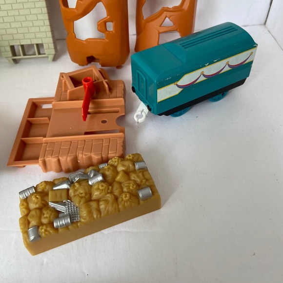 Fisher Price Thomas & Friends Replacement Cars & Parts - Picture 2 of 5
